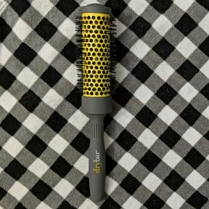 Drybar half pint small round brush